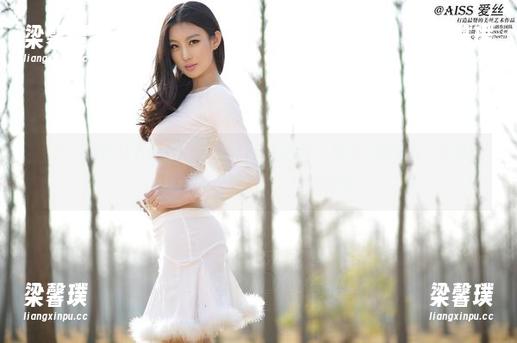 AISS爱丝(钻石版) - 每个浴缸都有故事，松果儿的写真分享带我们去探索那些不为人知的瞬间。
