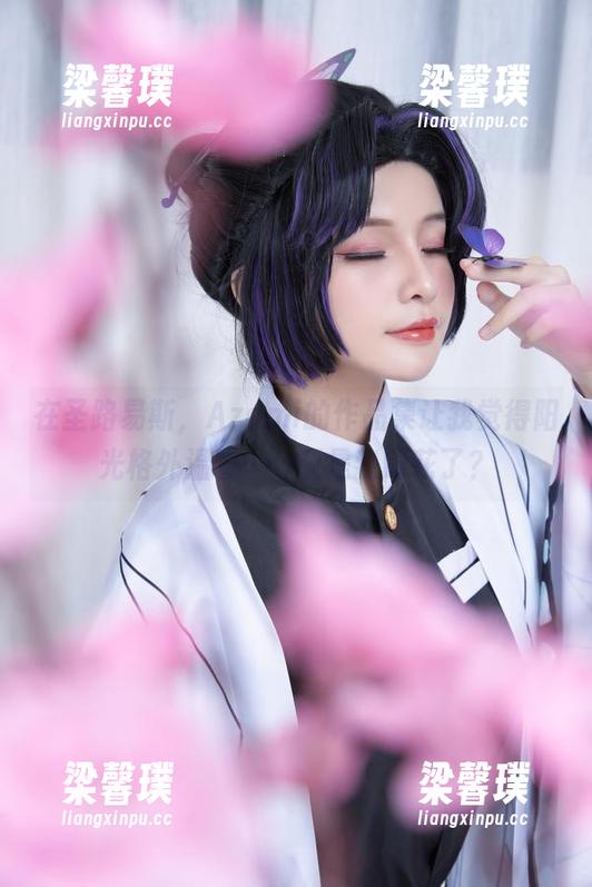 在圣路易斯，Azami的作品集让我觉得阳光格外温暖……还是我眼花了？