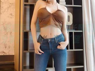 Feilin嗲囡囡 – 在张俊佳的长腿写真世界里，分享了一点不一样的‘腿’精神！