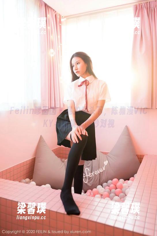 Feilin嗲囡囡-陈雅漫VICKY Feilin嗲囡囡 - 私拍镜头下,陈雅漫VICKY与眼镜的微妙对视