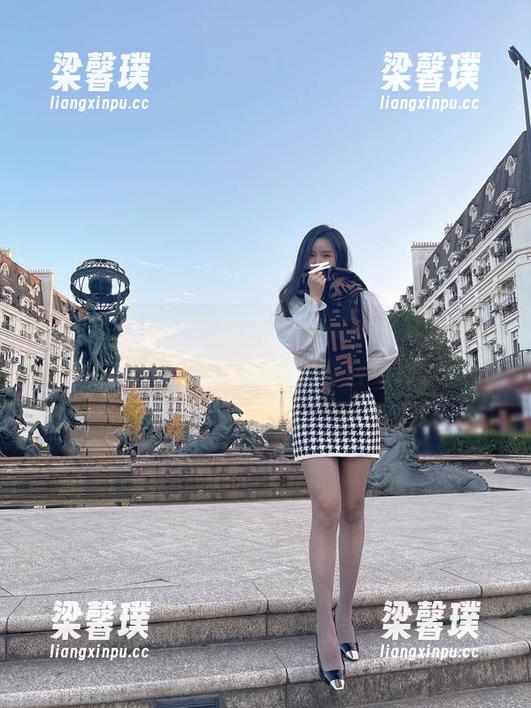 微密圈 - 想不想和July芝岚一起穿粉色睡裙？来看看这份写真合集！