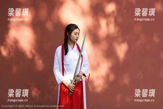 MiiTao蜜桃社-小魔女lily MiiTao蜜桃社 - 看小魔女lily的万圣节作品分享,谁说女巫不可以可爱!