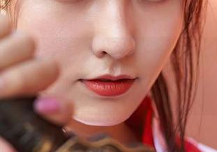 MiiTao蜜桃社 – 米琪MIKI修女套图来袭：看这位‘圣女’的刷新定义！