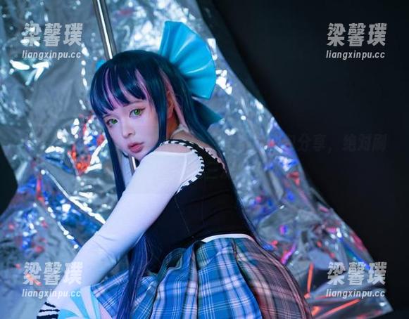 吊带袜也能这么玩？NinJa阿寨寨的图包分享，绝对刷新你的三观！