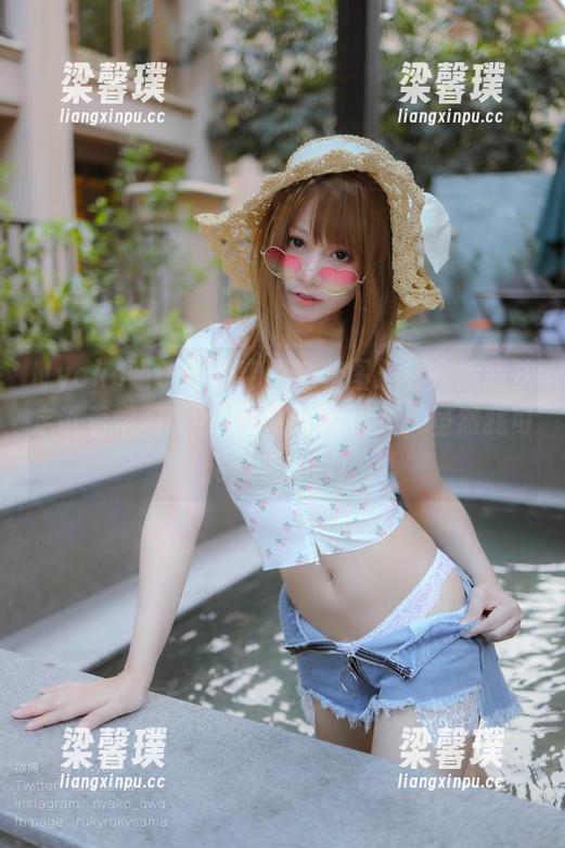Nyako喵子 Nyako喵子的镂空精选套图:看完后我决定试着学习Nyako喵子的优雅,虽然我可能只会摔倒!