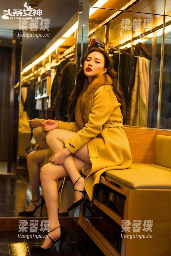 TouTiao头条女神 - JennyR的少女写真：高清到底能有多清晰？我问过墙上的裂缝！