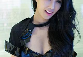 TuiGirl推女郎 – 何奕恋最新泳衣图包：感觉自己像是在看一部时尚大片，喜感满满！