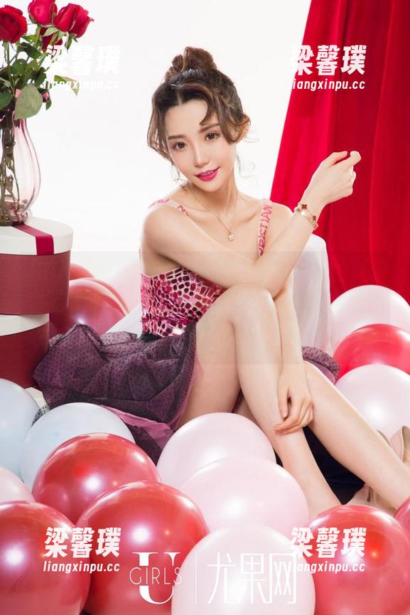 UGirls尤果网 - 图集分享：凌希儿的旅拍背后，不为人知的倒霉瞬间与美丽风景并存，真是个幸福的悲剧。