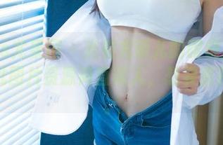 UGirls尤果网 – 光看尤菲儿的眼镜就够了！这批图片资源简直诱人，想要直接收藏。
