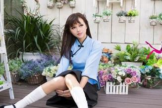 UGirls尤果网 – 松果儿内衣的诱惑：从原图到套图，情绪层层递进哦～