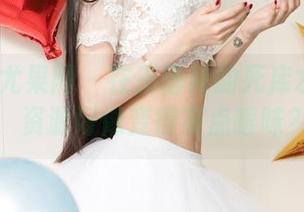 UGirls尤果网 – 在王语纯的死库水写真中，资源好像变得有点暧昧？