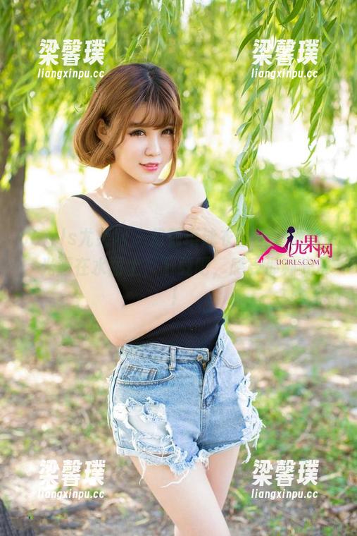 UGirls尤果网 - 黛蓓琪泳衣套图，她就像陽光洒在水面上，下载吧，感受那种光晕！