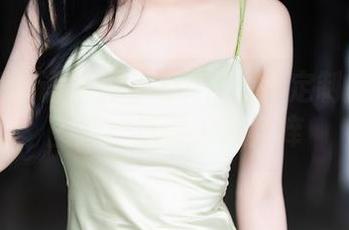 XIAOYU语画界 – 章芃芃给你定制的自拍图片，撩得人心痒痒