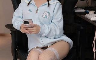 Xiuren秀人网 – 刘飞儿Faye穿毛衣的一瞬间：高清作品集中那份温暖，简直不需要多说。