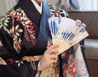 Xiuren秀人网 – 在高清图集里，唐翩翩的礼服也是一种心情散步