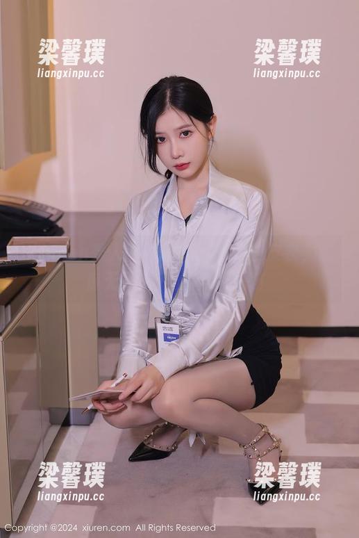 Xiuren秀人网 - 夏旖诺与她的皮衣，聚焦无圣光下的独特合集！