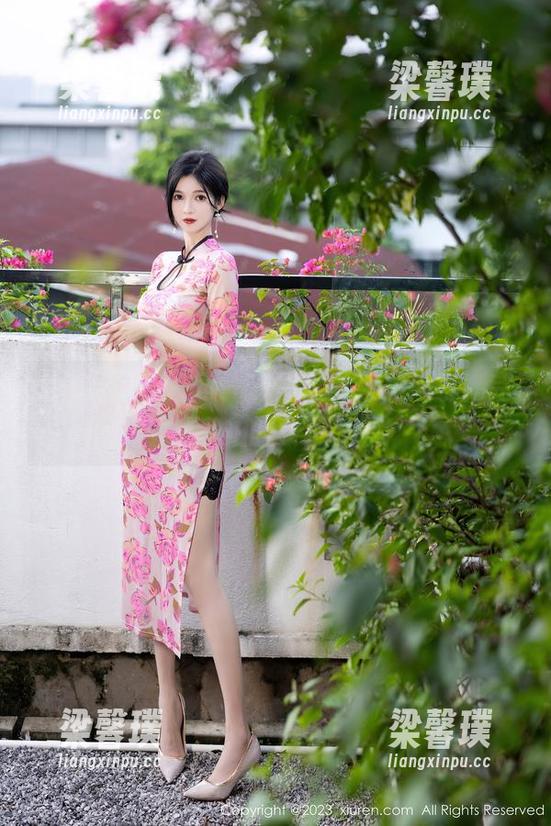 Xiuren秀人网 - 套图里的大美媚京，完全是私拍的女王气场！