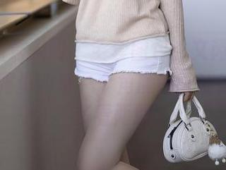 Xiuren秀人网 – 全套图包，文芮jeninfer在和服里的每一个角度都能让你忍不住多看两眼