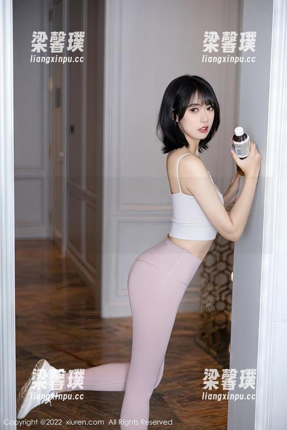 Xiuren秀人网 - 林文文yooki的私拍教室：警告，萌化心的同时请勿随意流口水！