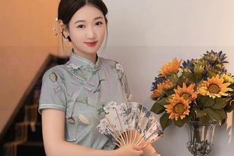 Xiuren秀人网 – 甜七七短裙合集：每一条都是情不自禁的诱惑