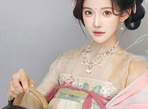 Xiuren秀人网 – 网盘里存了绮里嘉Carina的棉袜写真，感觉比我爸买的股还靠谱！