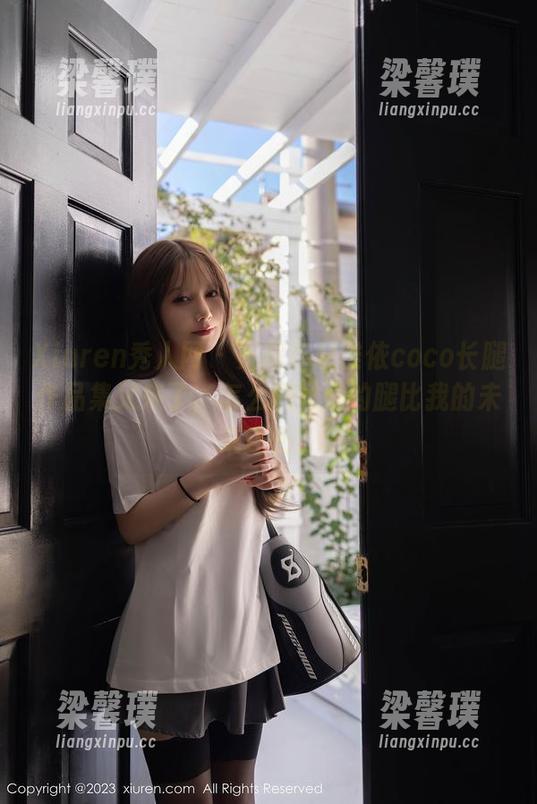 Xiuren秀人网 - 更新！赵惟依coco长腿作品集又来了，怎么感觉她的腿比我的未来还长？