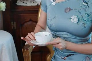 Xiuren秀人网 – 麻布学妹办公室写真图包：让每个办公室瞬间变身时尚秀场！