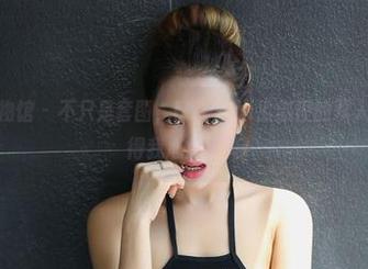 YouWu尤物馆 – 不只是套图，FoxYini孟狐狸的双人写真简直看得我心痒痒！