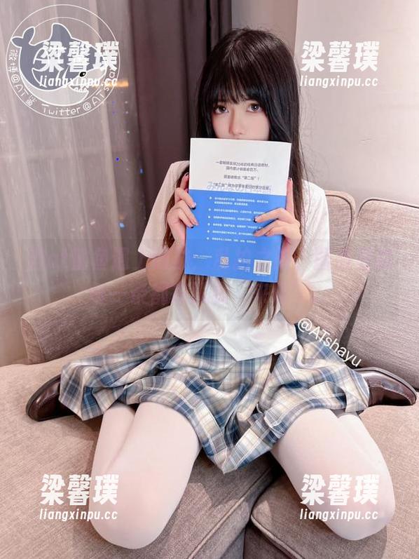 当at鲨鱼遇上网袜：私拍之旅，图集里的每一条都在叫我‘来呀’。