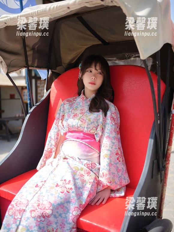 Wuyo兔女郎的写真，动静之间，这个季节好像慢了一拍
