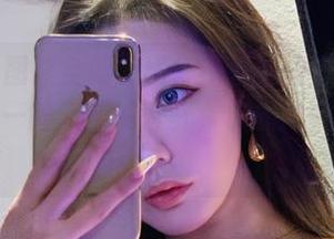 微密圈 – 图集全新上线！不爱笑的赛琳的毛衣，伴随着一阵淡淡的香气，仿佛她就在你身边！
