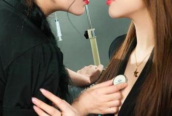 丽柜 – 看悠悠的粉色图册，真的让我开始反思，为什么自己没尝试过这样的配色？