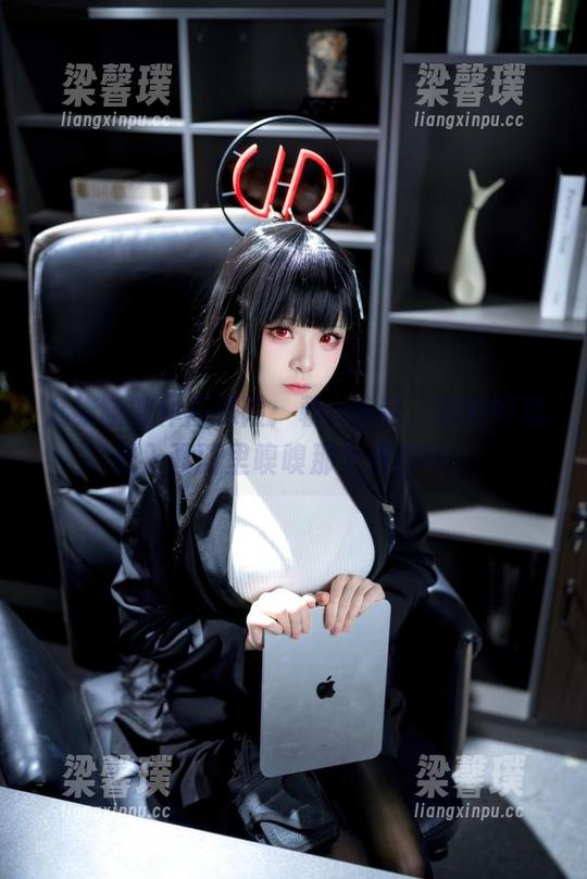 九柒喵 九柒喵的作品探险:朝凪泳装,真的好想进入画面里嗅嗅那个海腥味!