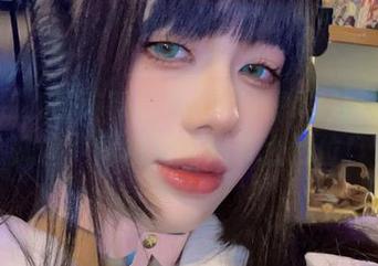 没想到九言的肉丝私拍，居然能让我多看几遍，图包里的细节太到位！
