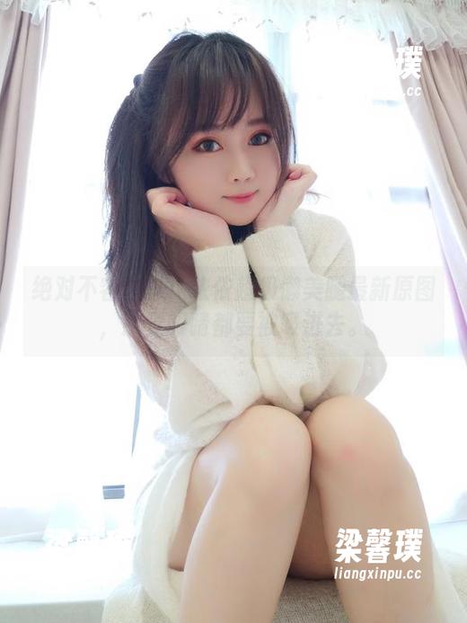 绝对不容错过！依依超级懒美腿最新原图，感觉眼睛都要被吸进去。
