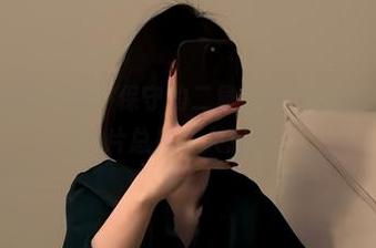 微密圈 – 全套不怕！保守的二舅妈对镜子的趣味发掘，图片总是让人想多。