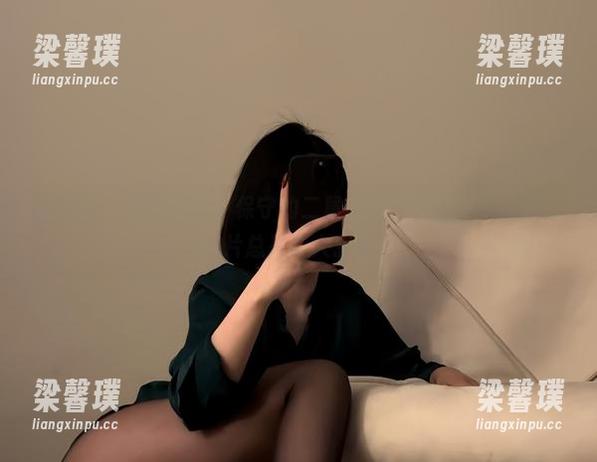 保守的二舅妈 微密圈 - 全套不怕!保守的二舅妈对镜子的趣味发掘,图片总是让人想多。