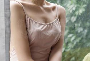 克拉女神 – 作品在眼前：姜璐身上灰丝的柔软，像梦中的云