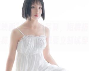 “兔玩映画”的全套写真，短裤搭配灰色丝袜，居然让我想要立刻试穿！