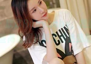 嗲囡囡 – 欣欣Rubybaby，我的短裙女神：那些高清图片能否传达我的心意？