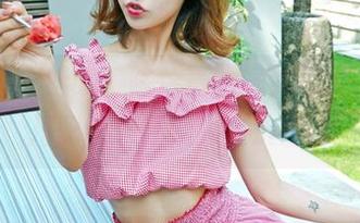 嗲囡囡 – 哇哦！陈怡曼的修女写真，壁纸搭配让人怀疑人生决定！