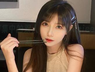 私房图集中的双人，大肉丸Amiee让你猜猜谁是主角？