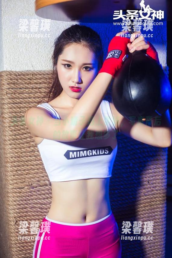 头条女神 - 当小晴子遇上学妹，写真背后的故事让我想多了