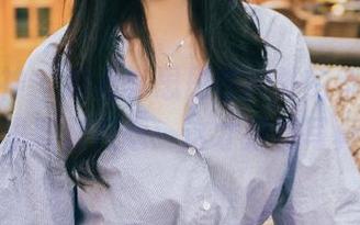 头条女神 – 观看李思彤在户外的每一帧，心里默默在想：这才是真写真！