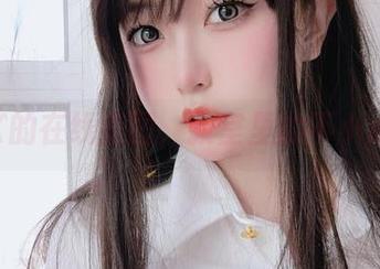女主K的在线美图，教室里的不小心诱惑