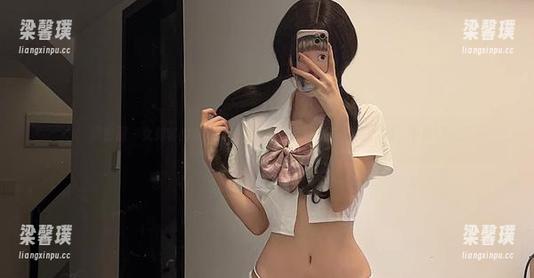 微密圈 - 女刺客的JK写真套图，看看她如何用美丽‘刺’中你！
