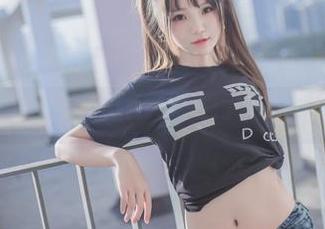 宅夏yoko的白丝，居然让我一秒想起了童年偶像？原图围观！