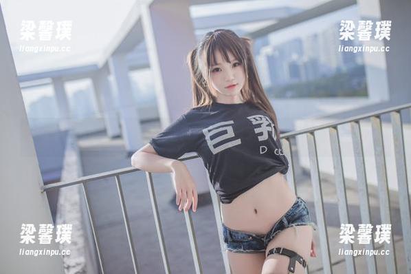 宅夏yoko的白丝，居然让我一秒想起了童年偶像？原图围观！