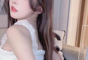 走进小小奶瓶儿的世界：最新双马尾制服师生剧情图片，心跳加速中…
