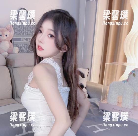 走进小小奶瓶儿的世界：最新双马尾制服师生剧情图片，心跳加速中…